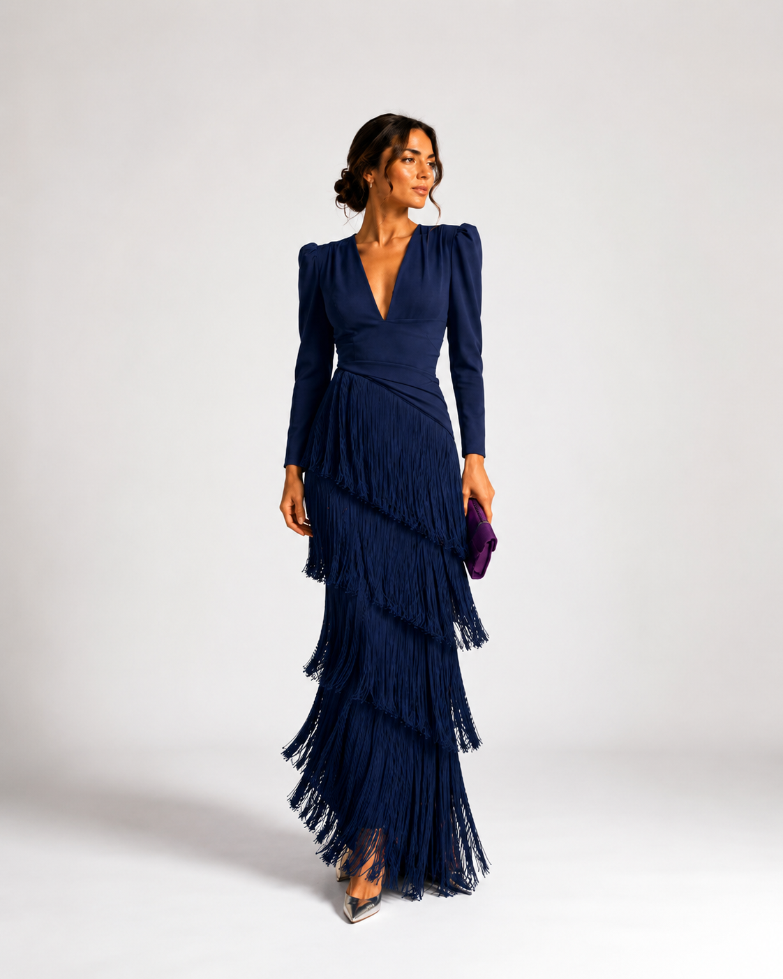 Vestido elegante con flecos