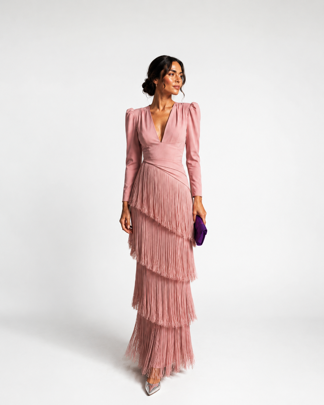Vestido elegante con flecos